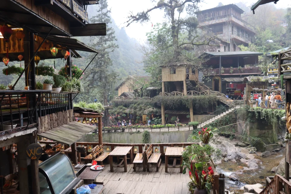 Il centro di Sapa immerso nelle montagne 