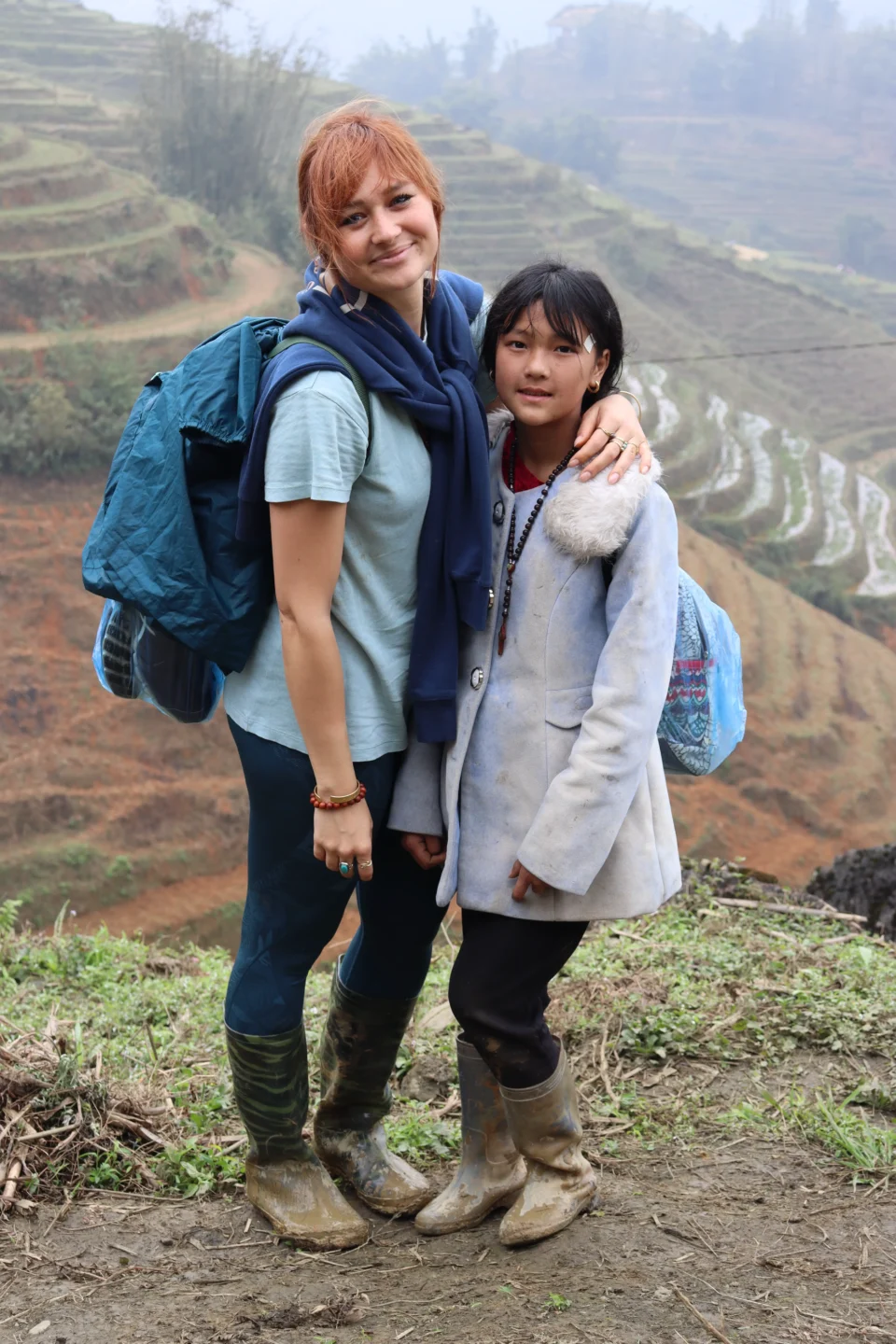Io in foto insieme a una ragazza Hmong 